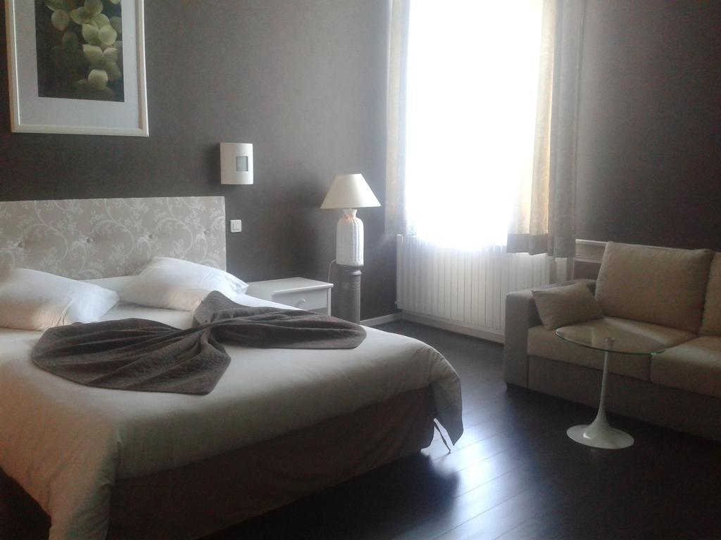 Le Chateau De Buchy Buchy  Bilik gambar